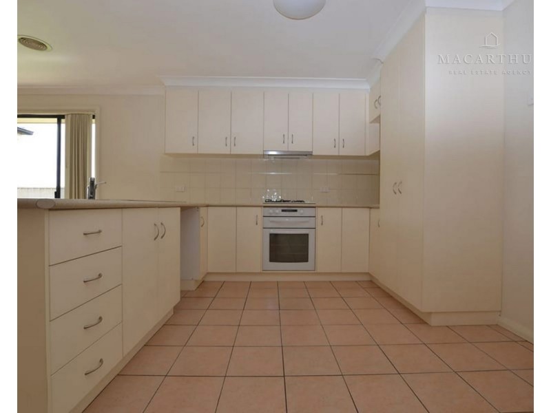 42 Barrima Drive, Glenfield Park NSW 2650