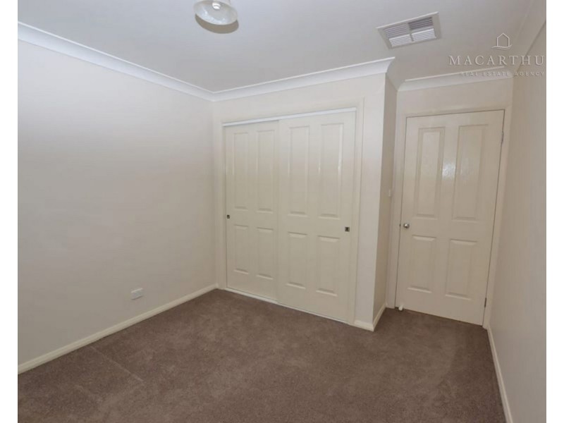 42 Barrima Drive, Glenfield Park NSW 2650