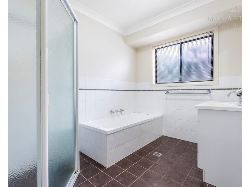 42 Barrima Drive, Glenfield Park NSW 2650