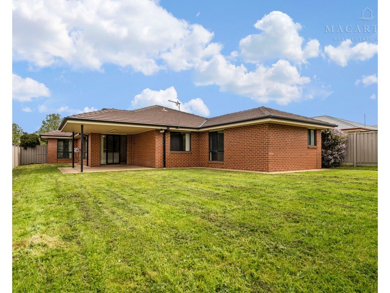 42 Barrima Drive, Glenfield Park NSW 2650