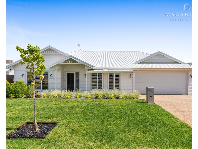 41 Valencia Drive, Gobbagombalin NSW 2650