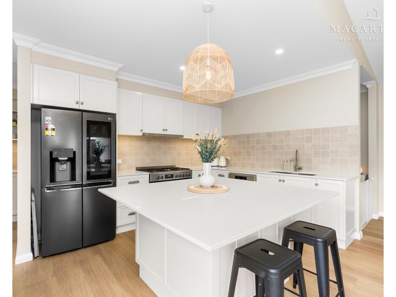 41 Valencia Drive, Gobbagombalin NSW 2650