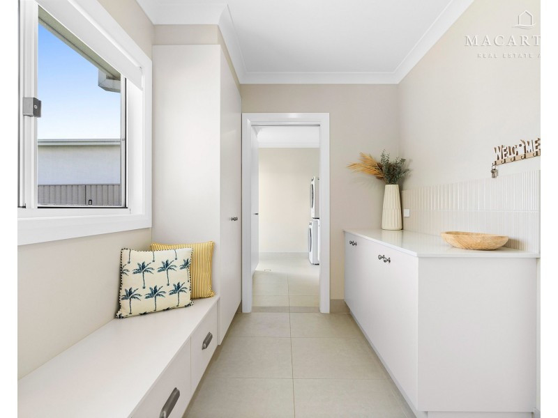 41 Valencia Drive, Gobbagombalin NSW 2650