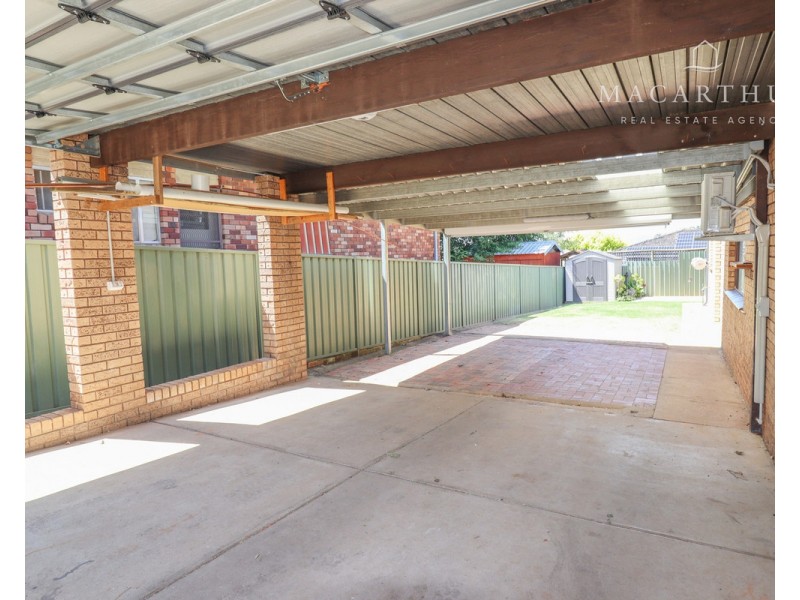 84 Stanley Street, Kooringal NSW 2650