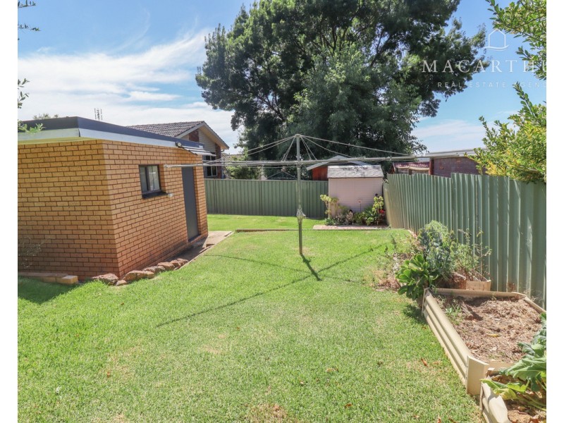 84 Stanley Street, Kooringal NSW 2650