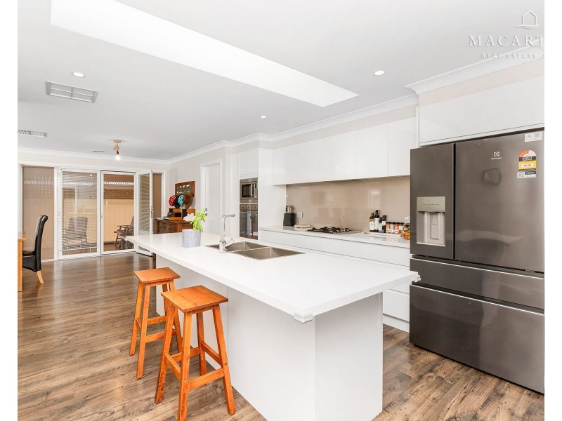 25 Gibson Street, Boorooma NSW 2650