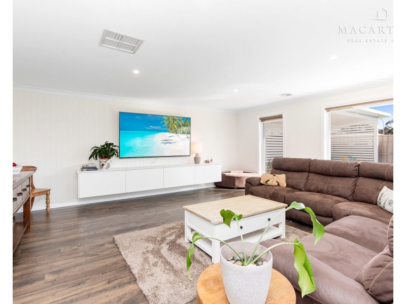 25 Gibson Street, Boorooma NSW 2650