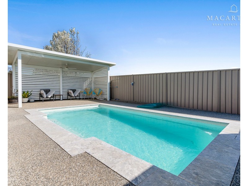 25 Gibson Street, Boorooma NSW 2650