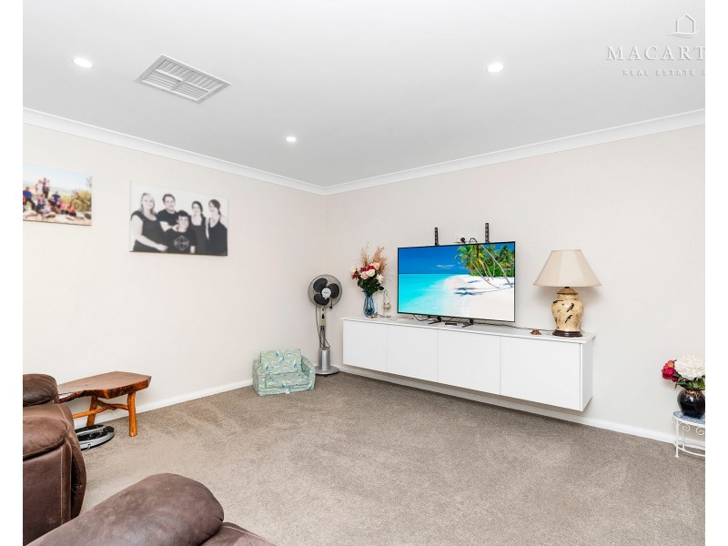 25 Gibson Street, Boorooma NSW 2650