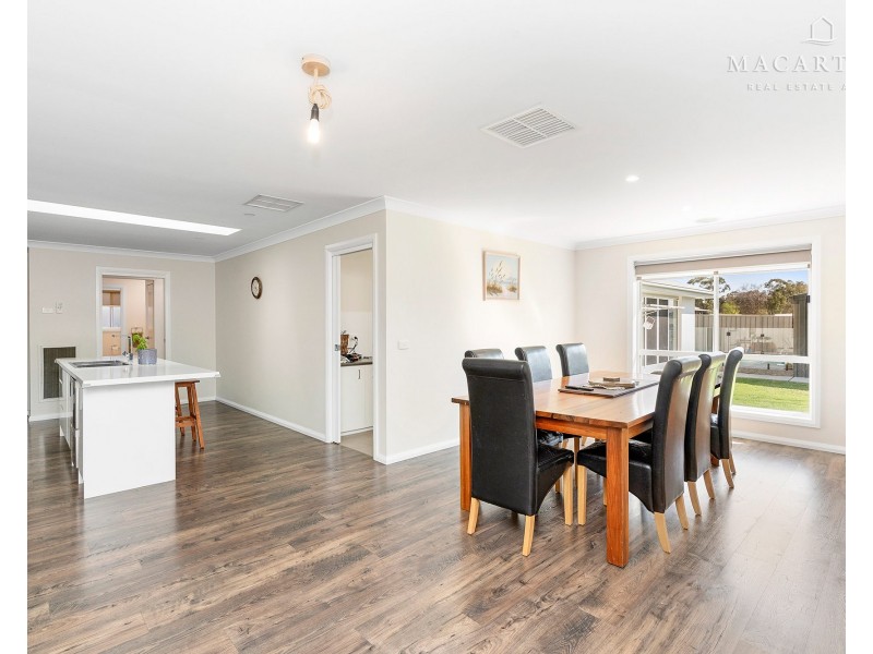 25 Gibson Street, Boorooma NSW 2650