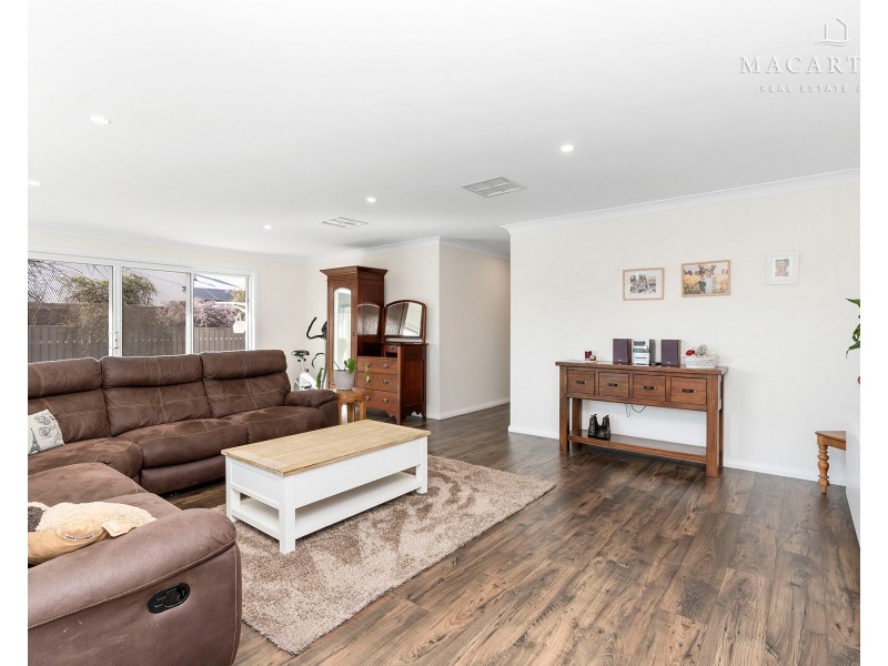 25 Gibson Street, Boorooma NSW 2650