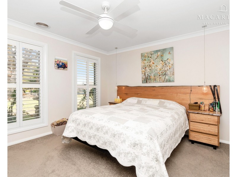 25 Gibson Street, Boorooma NSW 2650