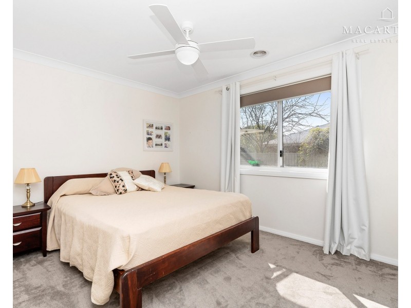 25 Gibson Street, Boorooma NSW 2650