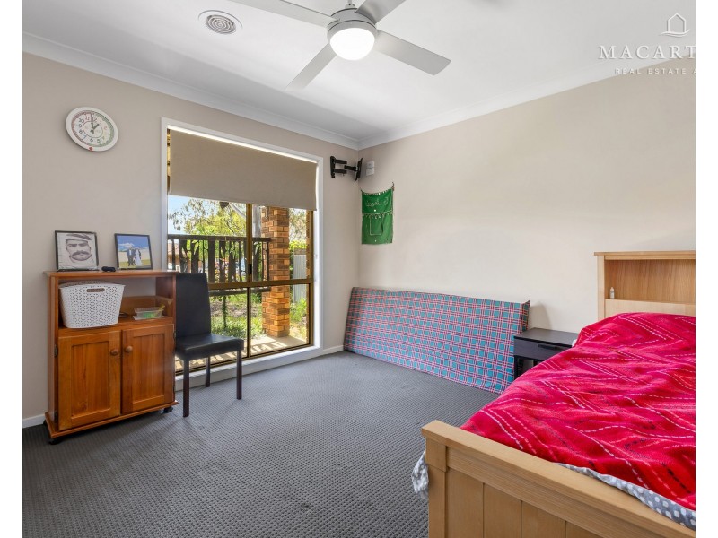 12 Balleroo Crescent, Glenfield Park NSW 2650