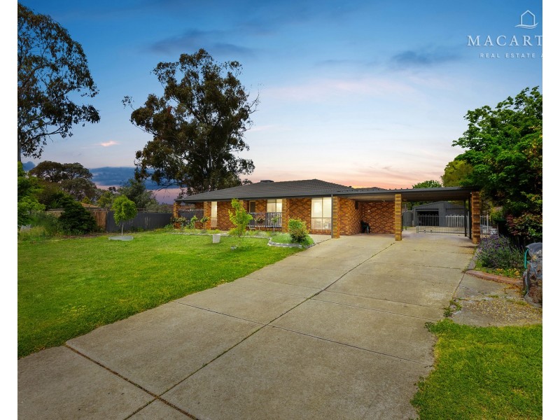 12 Balleroo Crescent, Glenfield Park NSW 2650
