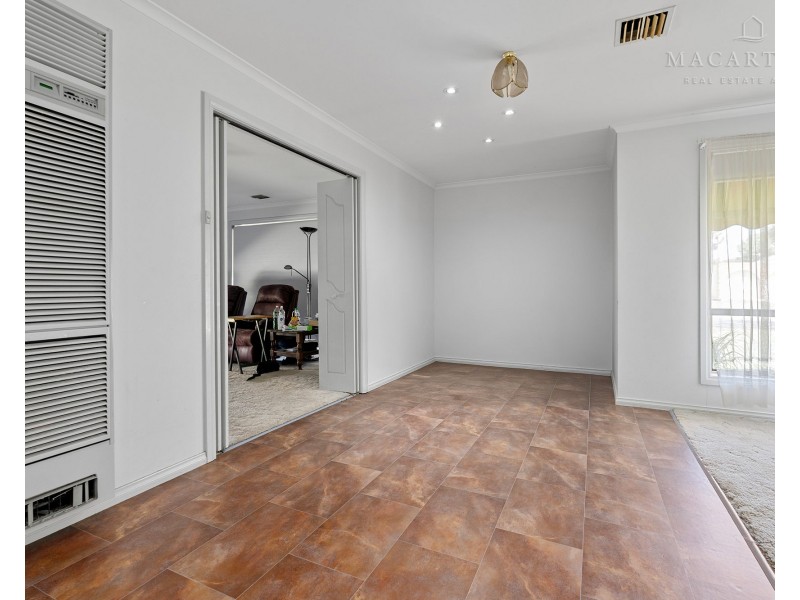 1 Gunyah Place, Glenfield Park NSW 2650
