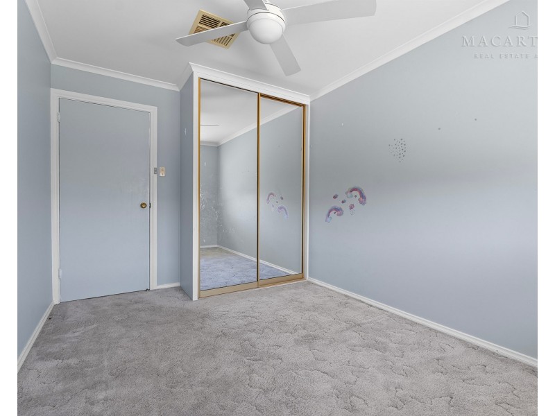 1 Gunyah Place, Glenfield Park NSW 2650