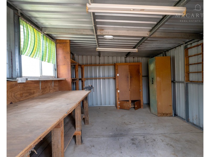 1 Gunyah Place, Glenfield Park NSW 2650