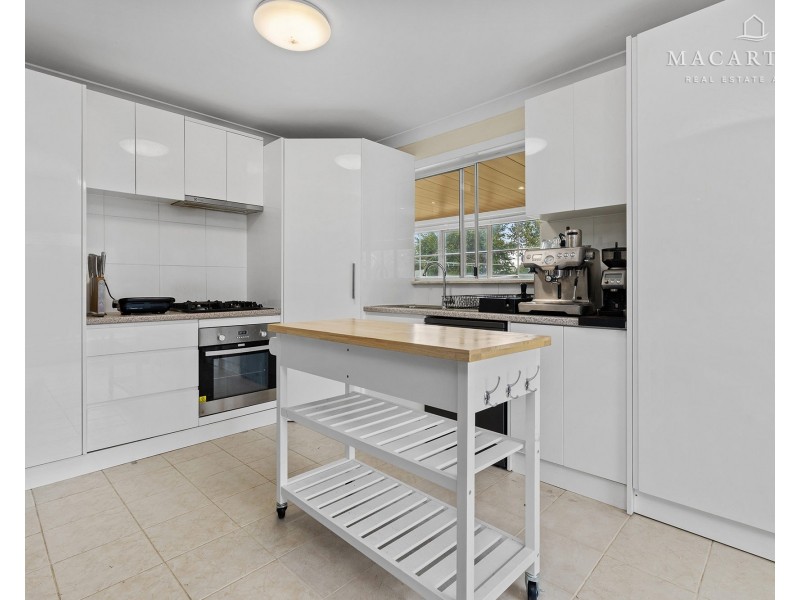 32 Eldershaw Drive, Forest Hill NSW 2651