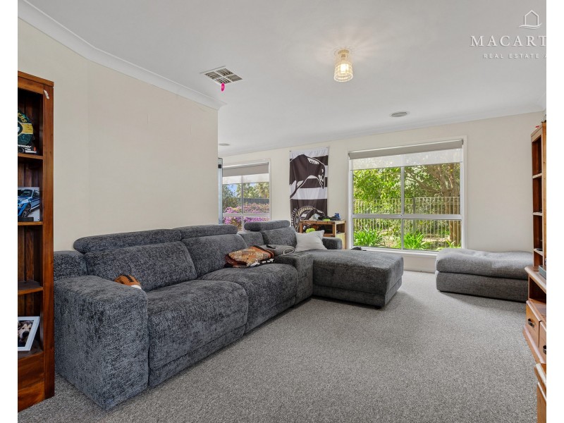 32 Eldershaw Drive, Forest Hill NSW 2651