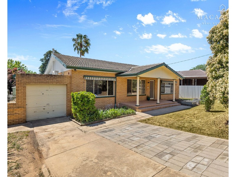 25 Leavenworth Drive, Mount Austin NSW 2650
