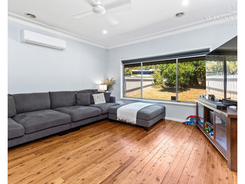 25 Leavenworth Drive, Mount Austin NSW 2650