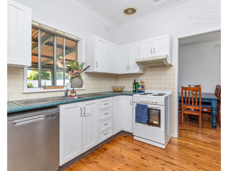 25 Leavenworth Drive, Mount Austin NSW 2650
