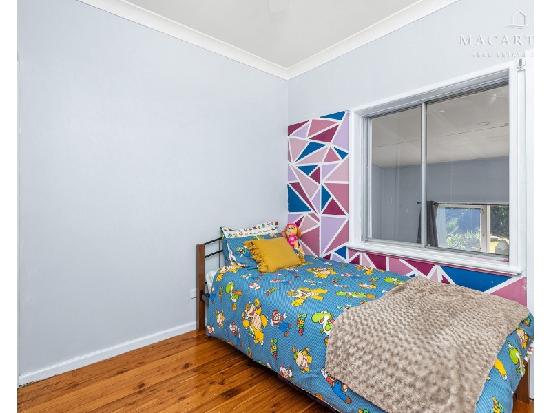 25 Leavenworth Drive, Mount Austin NSW 2650