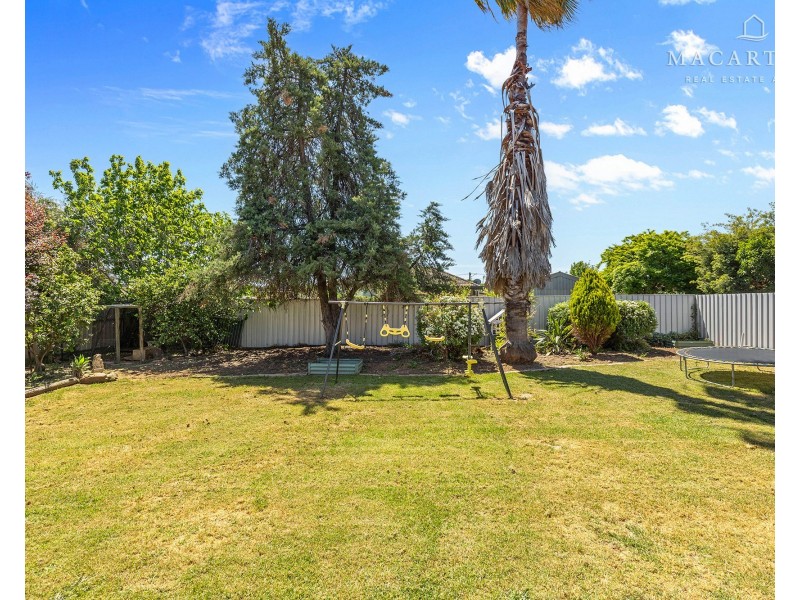 25 Leavenworth Drive, Mount Austin NSW 2650