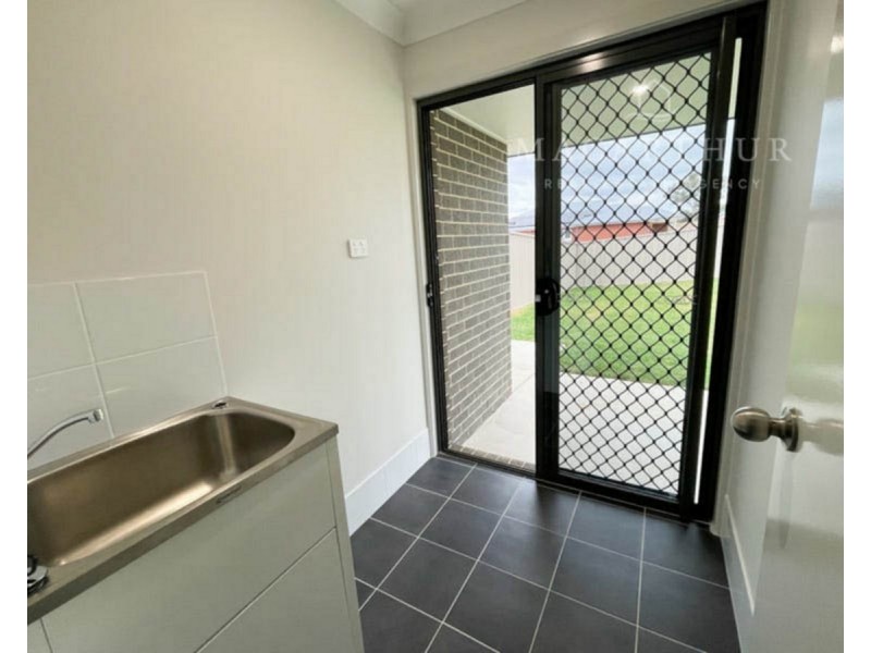 1/138 Bradman Drive, Boorooma NSW 2650