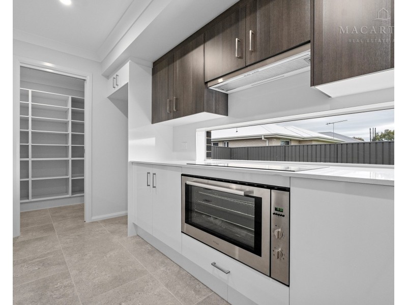 23 Blackwood Circuit, Forest Hill NSW 2651