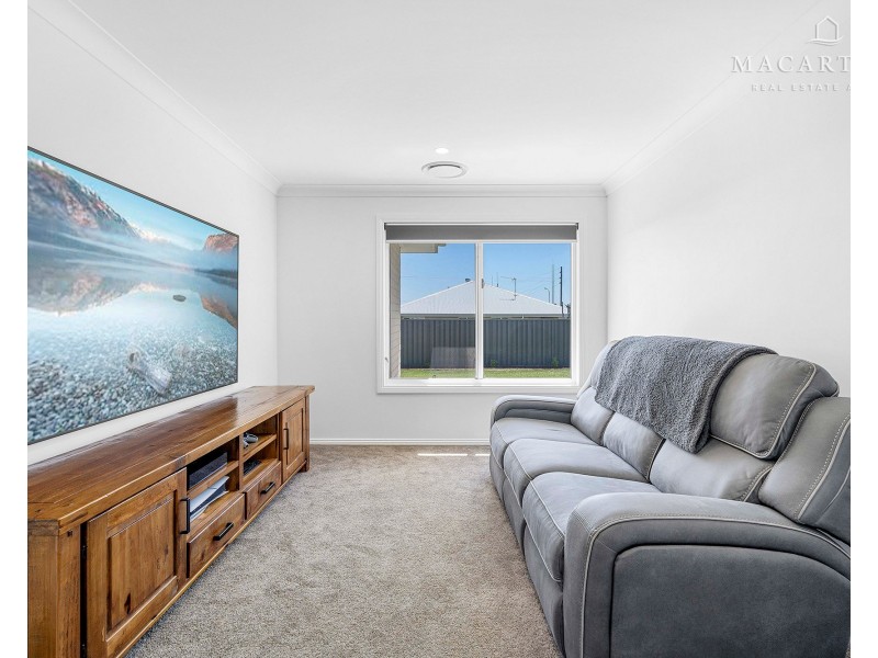 12 Flintwood Street, Forest Hill NSW 2651