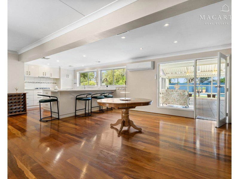 4 Brunskill Road, Lake Albert NSW 2650