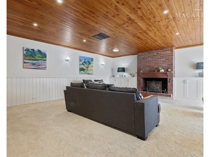 4 Brunskill Road, Lake Albert NSW 2650