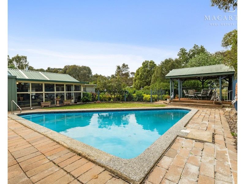 4 Brunskill Road, Lake Albert NSW 2650