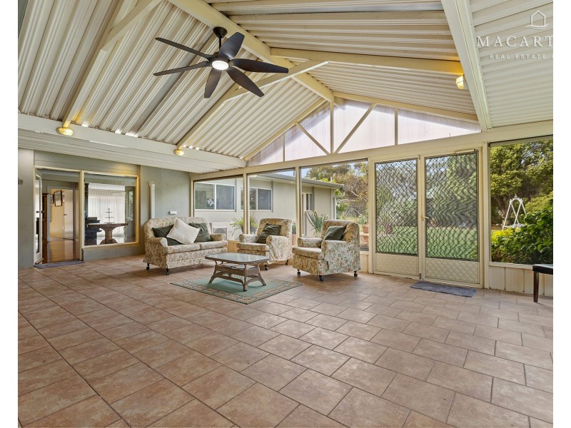 4 Brunskill Road, Lake Albert NSW 2650
