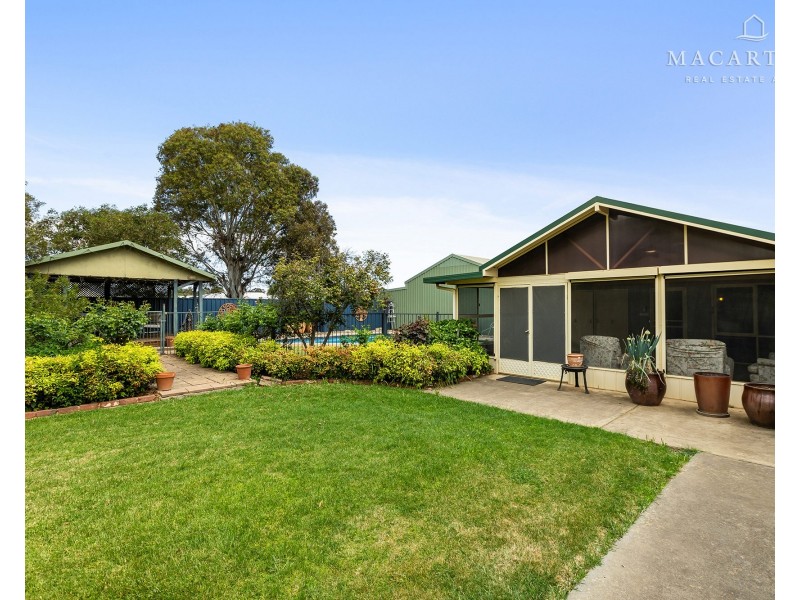 4 Brunskill Road, Lake Albert NSW 2650