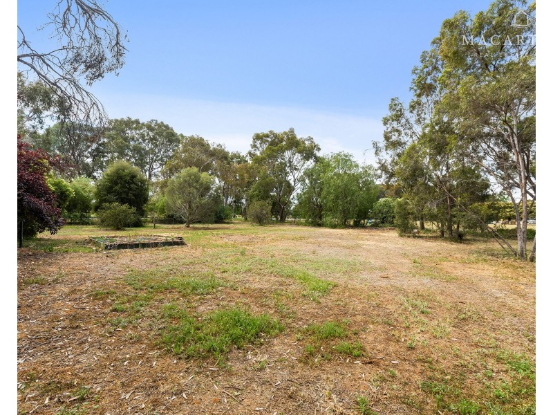 4 Brunskill Road, Lake Albert NSW 2650