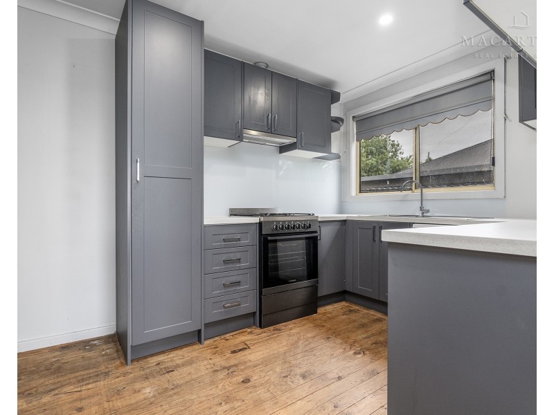 14 Condon Avenue, Mount Austin NSW 2650