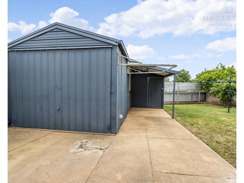 14 Condon Avenue, Mount Austin NSW 2650