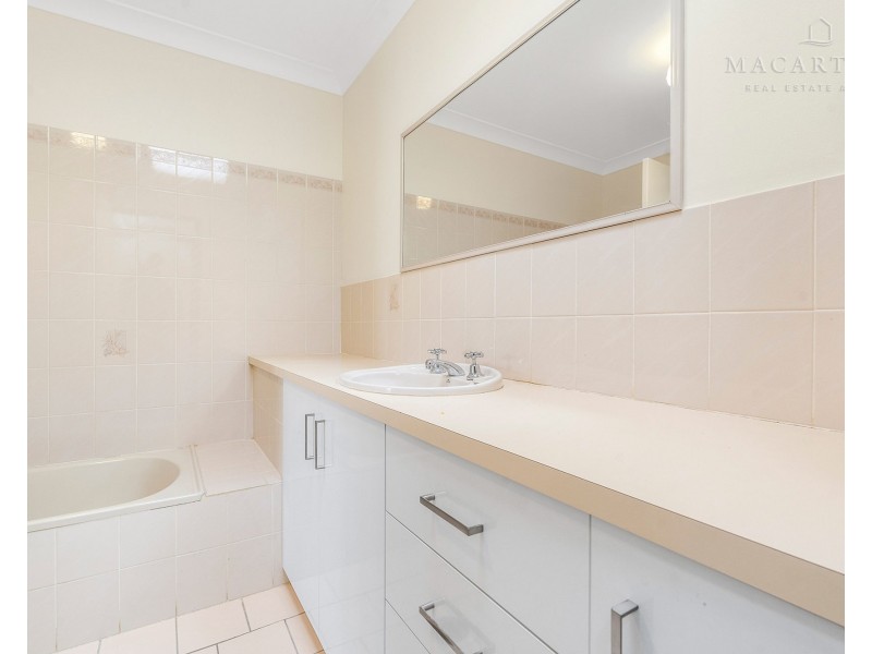 2/13 Yentoo Drive, Glenfield Park NSW 2650