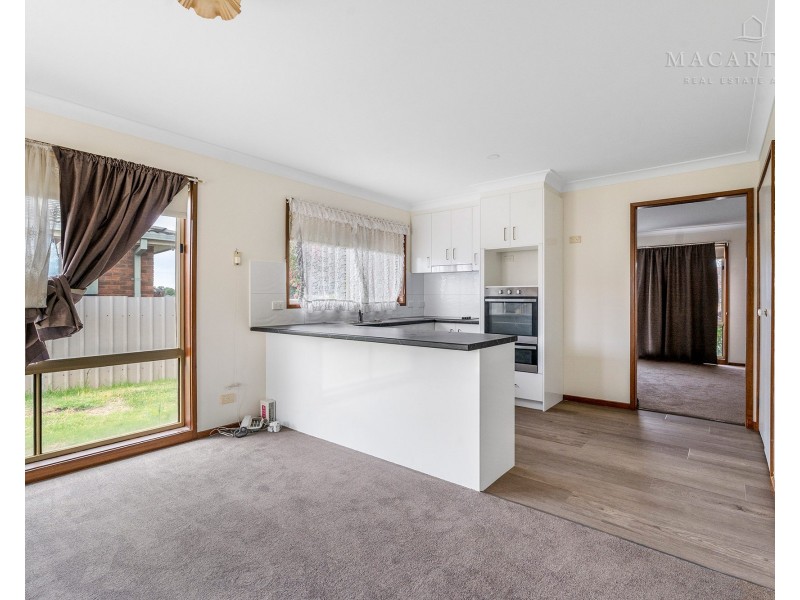 2/13 Yentoo Drive, Glenfield Park NSW 2650