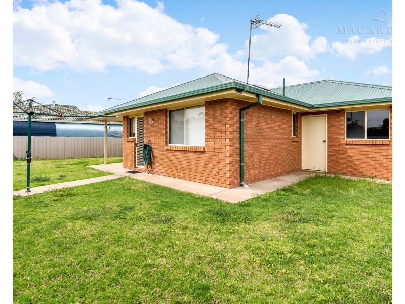 2/13 Yentoo Drive, Glenfield Park NSW 2650