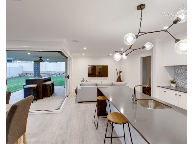 49 Paradise Drive, Gobbagombalin NSW 2650