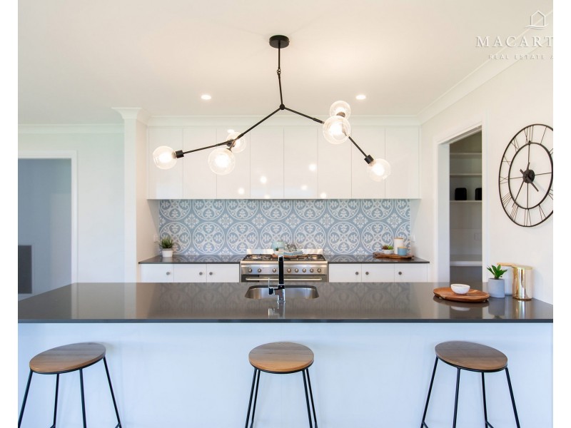 49 Paradise Drive, Gobbagombalin NSW 2650