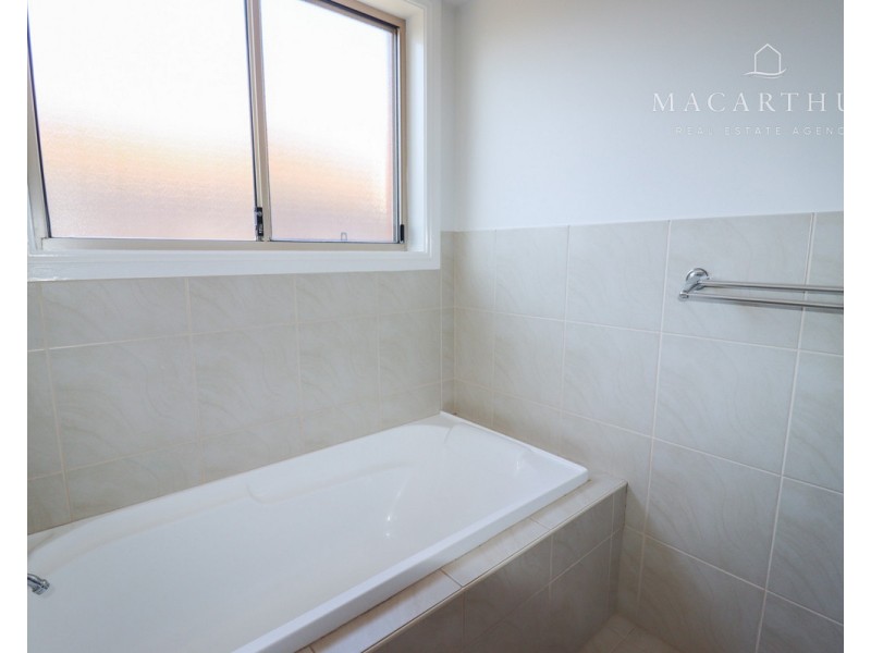 14 Allunga Street, Glenfield Park NSW 2650