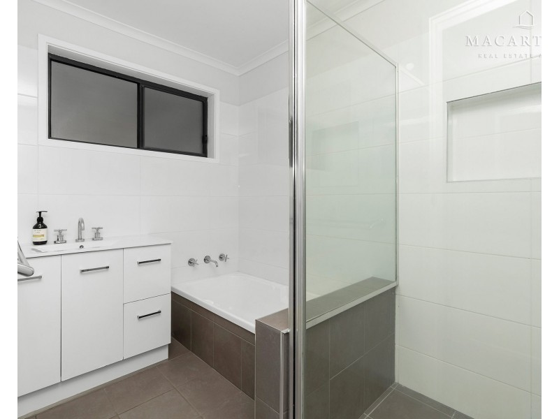 52 Cutler Avenue, Kooringal NSW 2650