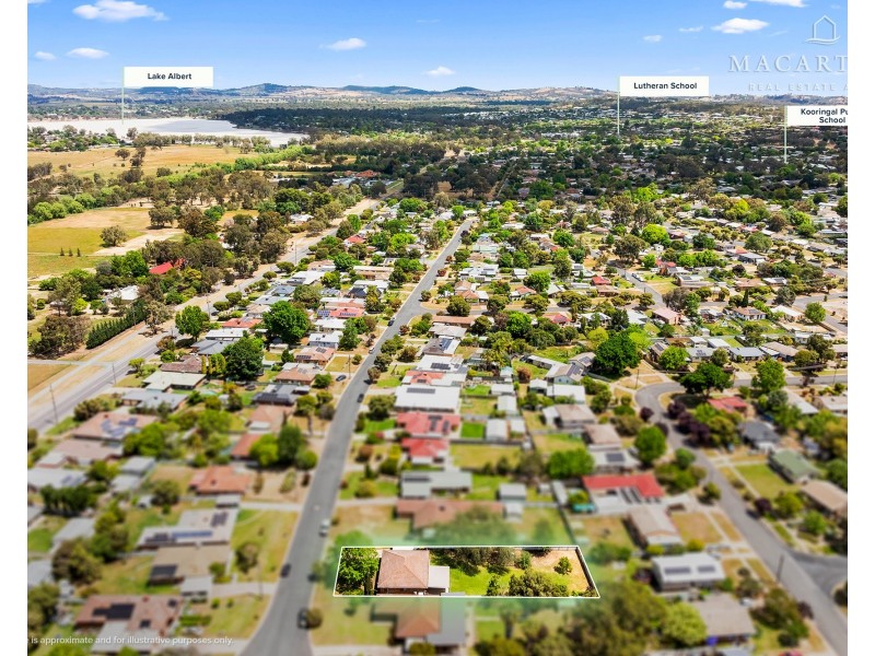 52 Cutler Avenue, Kooringal NSW 2650