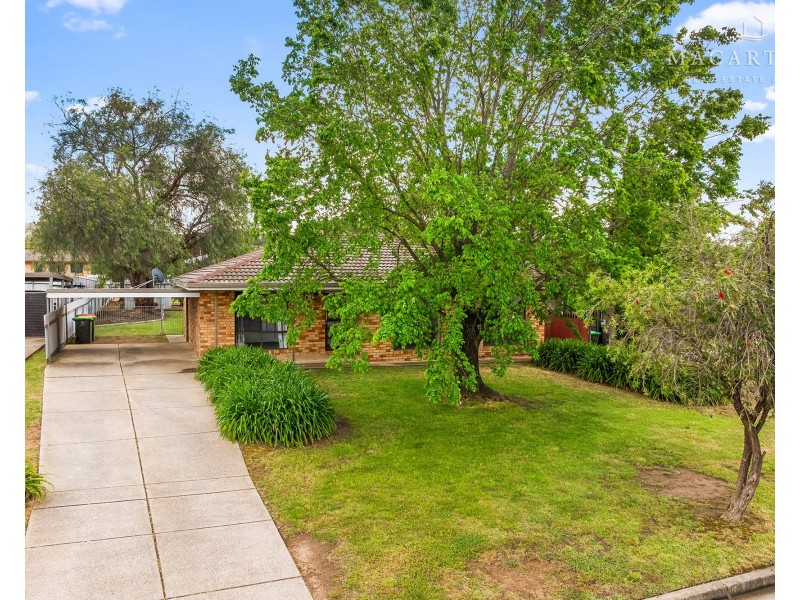52 Cutler Avenue, Kooringal NSW 2650