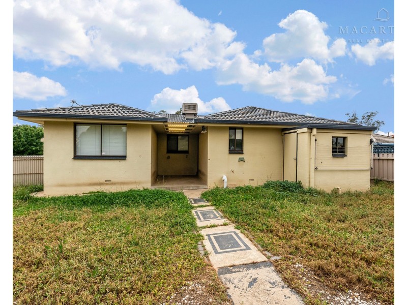 38 Pinaroo Drive, Glenfield Park NSW 2650
